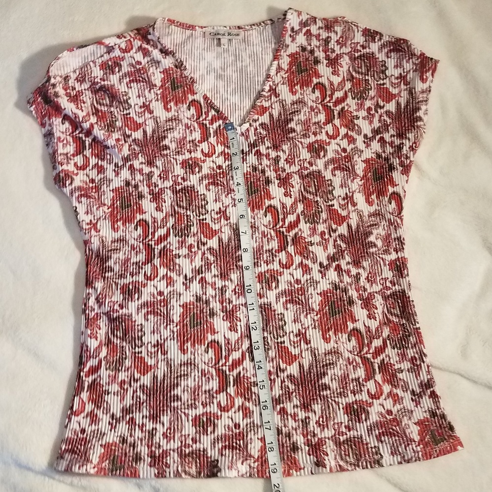 Floral/leafy cold shoulder top